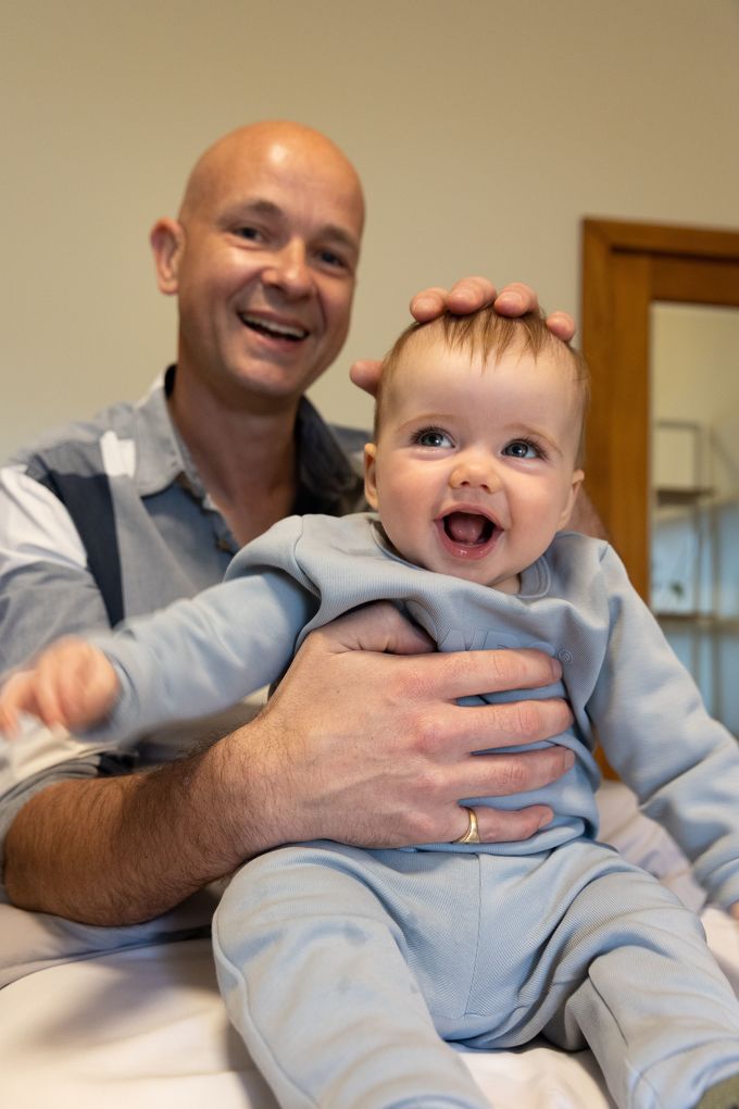 Connect osteopathy staff with baby